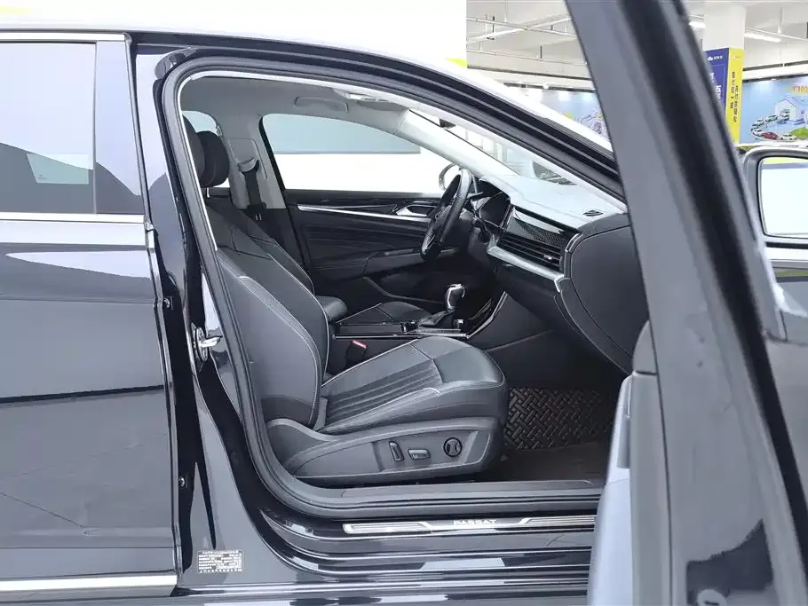 Volkswagen Passat 2022 из CN, фото 7