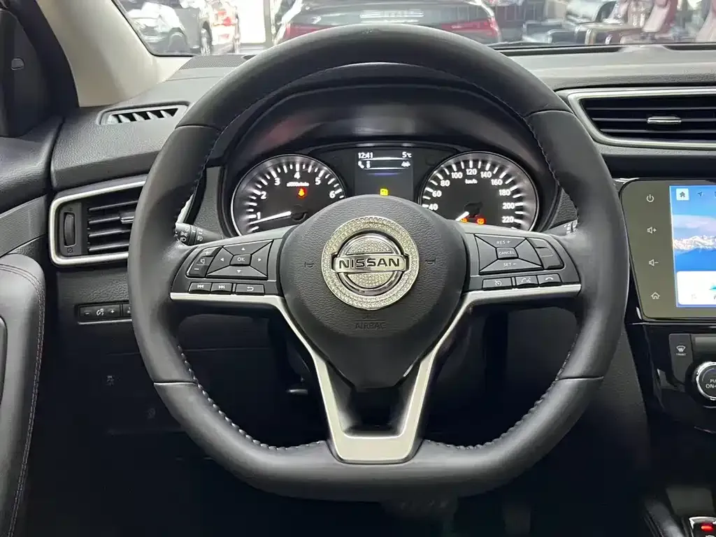 Nissan Qashqai — фото 4