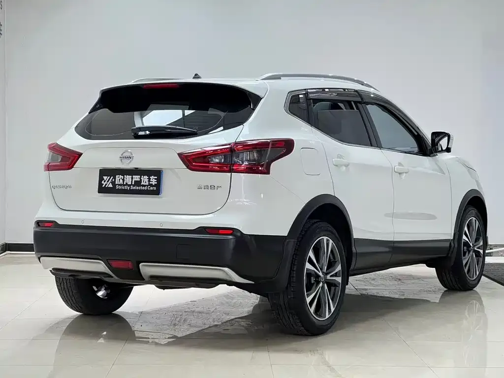 Nissan Qashqai — фото 7