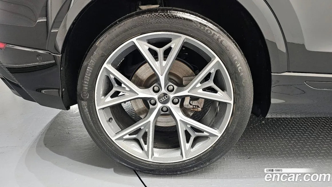 Audi Q8 2023 из KR, фото 10