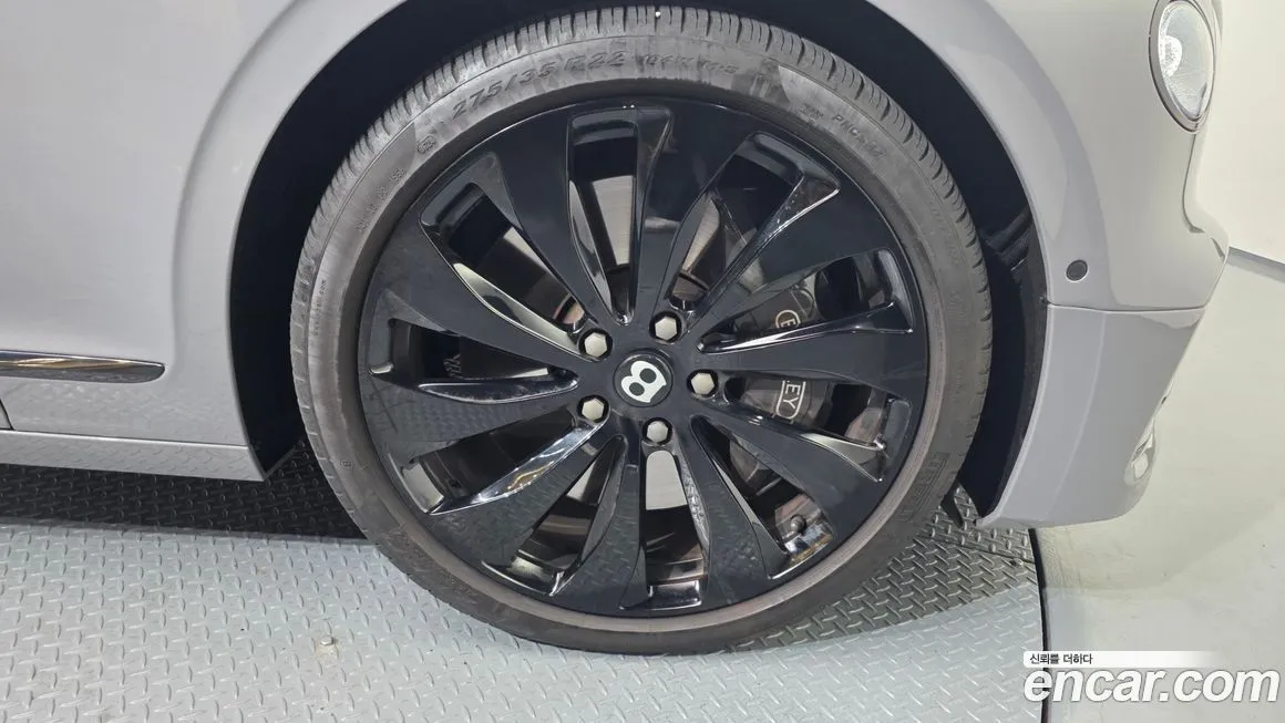 Bentley Flying Spur 2021 из KR, фото 10