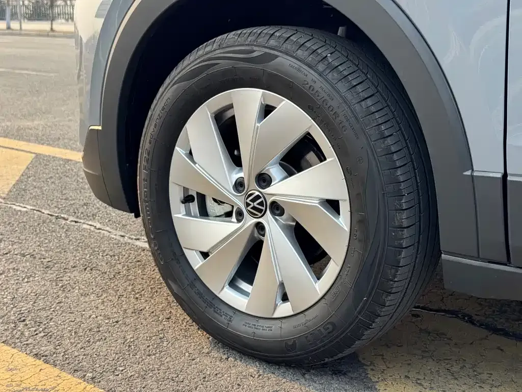 Volkswagen Tharu — фото 2