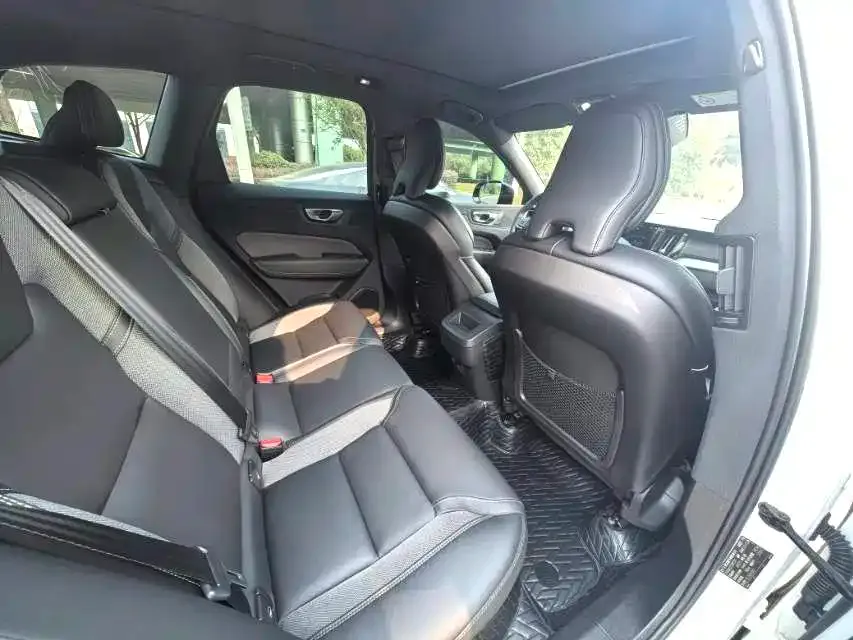 Volvo XC60 2024 из CN, фото 7