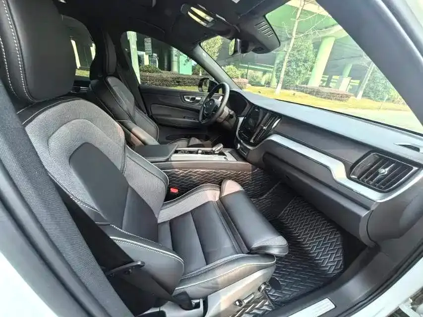 Volvo XC60 2024 из CN, фото 10