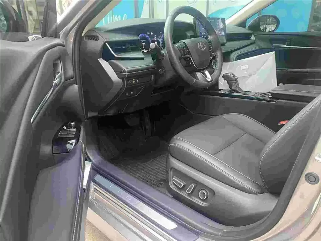 Toyota Camry 2025 из CN, фото 4