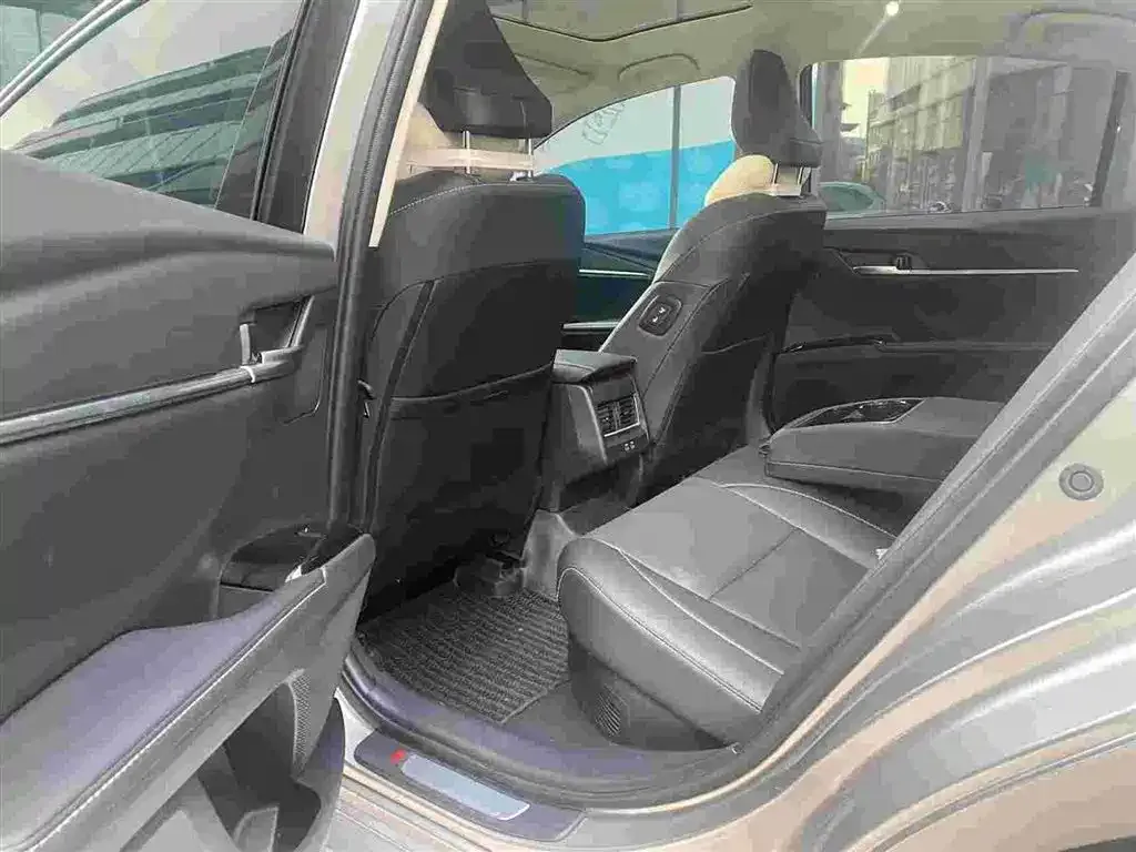 Toyota Camry 2025 из CN, фото 3