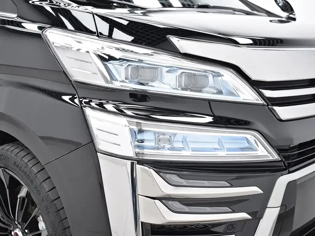 Toyota Vellfire — фото 3