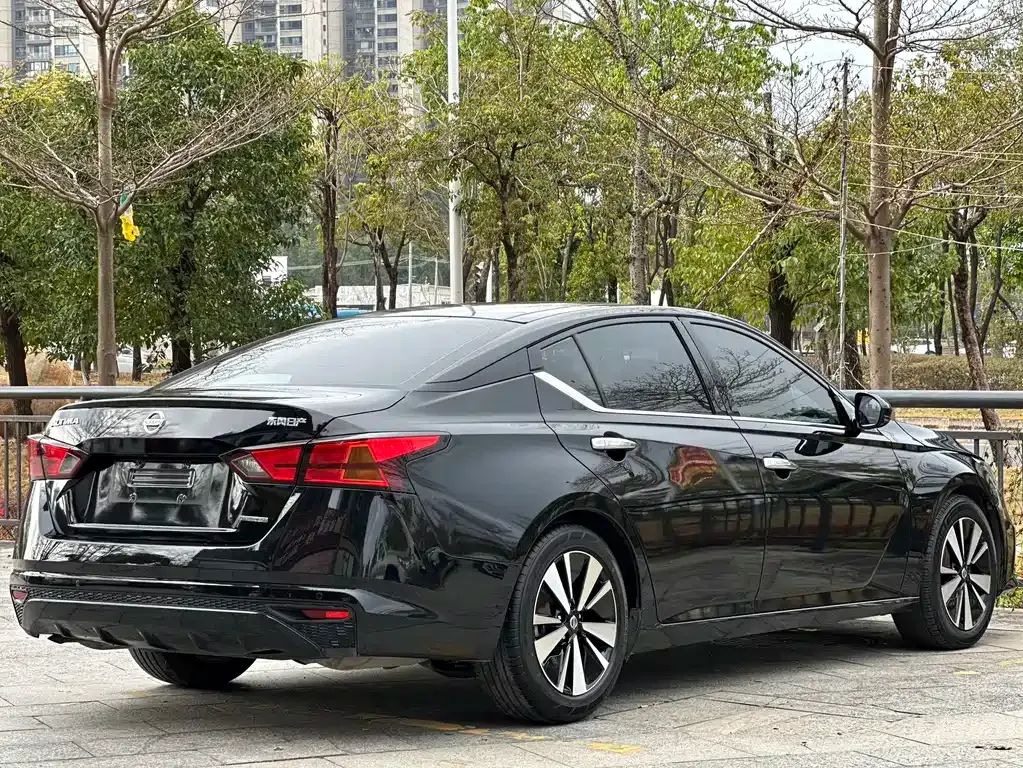 Nissan Teana — фото 10