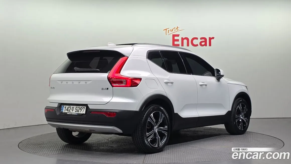 Volvo XC40 — фото 5