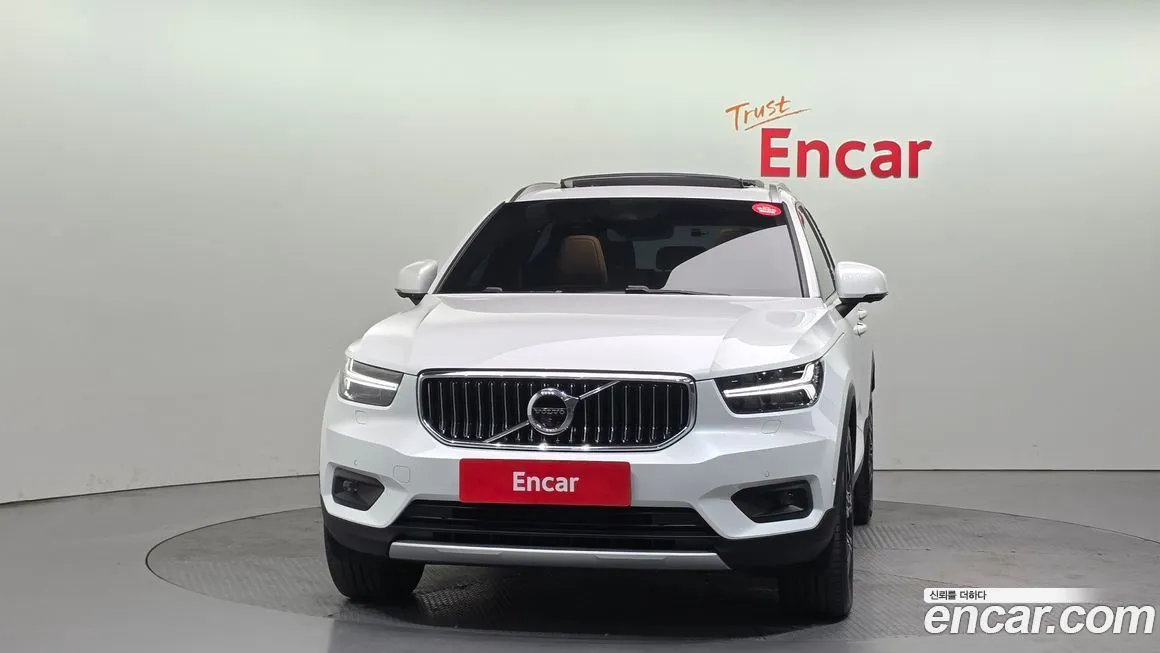 Volvo XC40 — фото 2