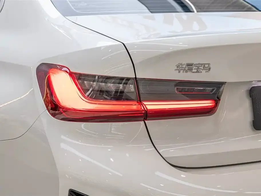 BMW 3 Series 2025 из CN, фото 2
