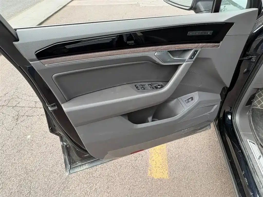 Volkswagen Touareg 2023 из CN, фото 6