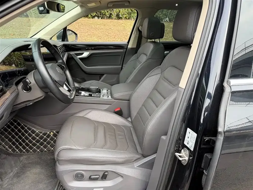 Volkswagen Touareg 2023 из CN, фото 2