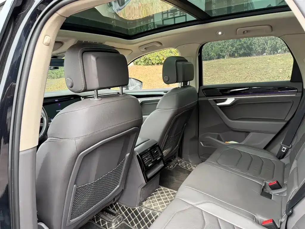 Volkswagen Touareg 2023 из CN, фото 4