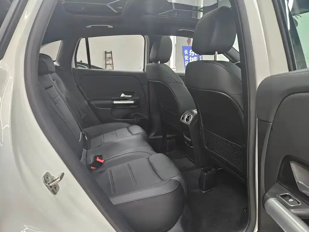 Mercedes-Benz GLA — фото 10