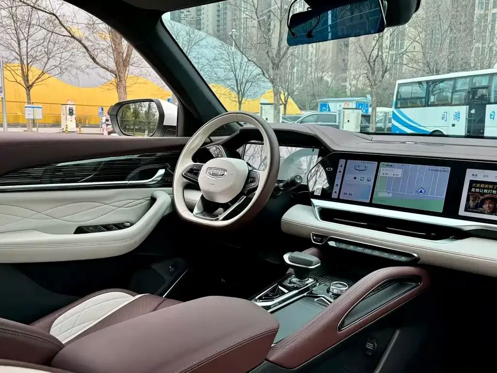 Geely Xingyue L 2023 из CN, фото 2