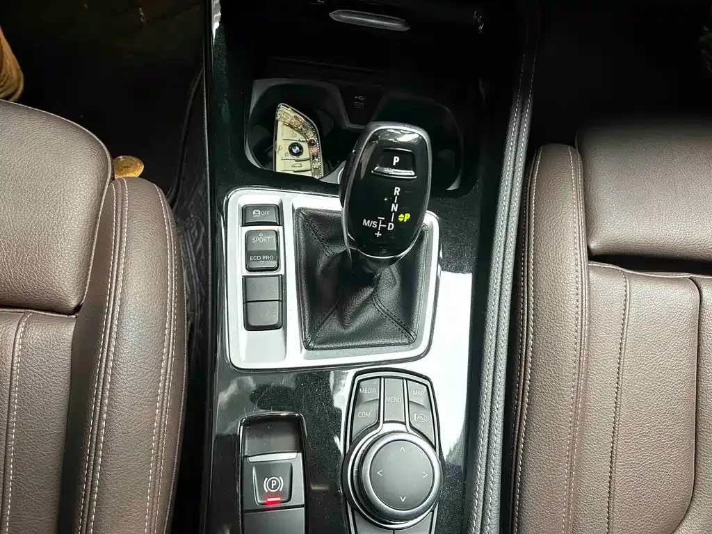 BMW 1 Series 2023 из CN, фото 9