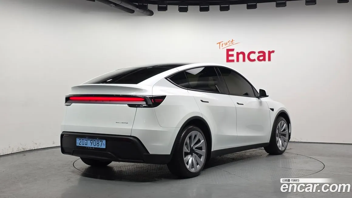 Tesla Model Y 2025 из KR, фото 2