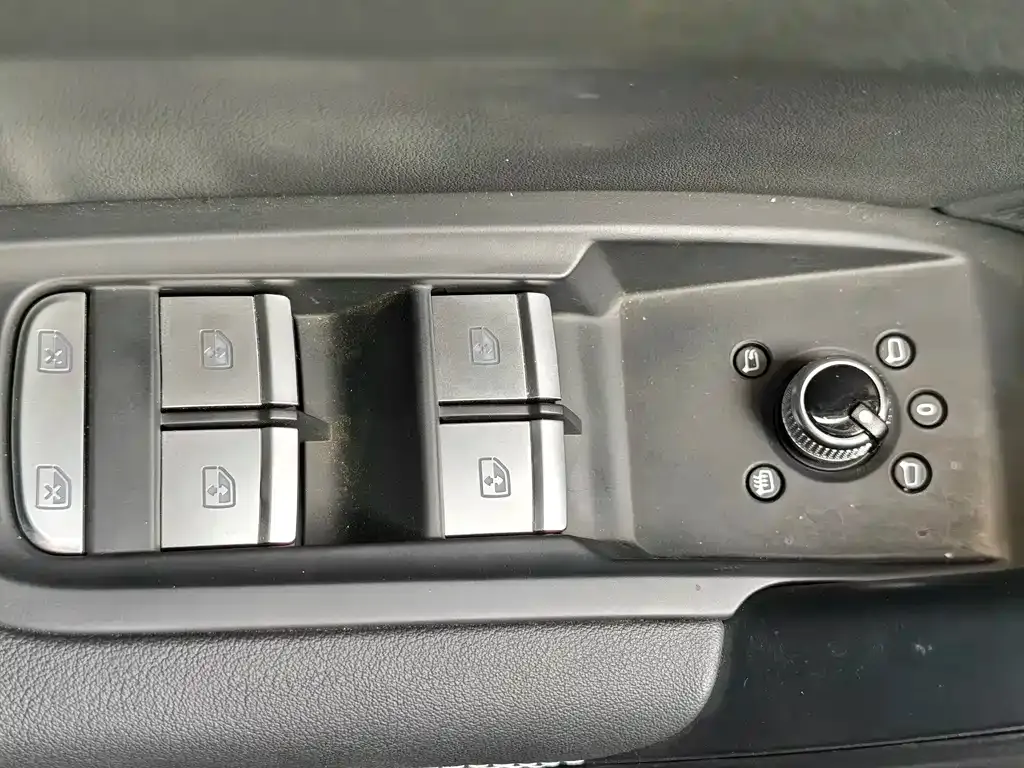 Audi Q5L 2024 из CN, фото 7