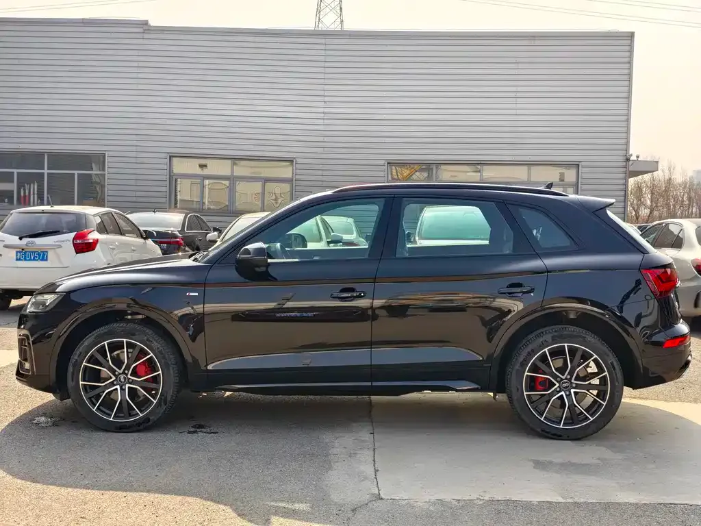 Audi Q5L 2024 из CN, фото 2