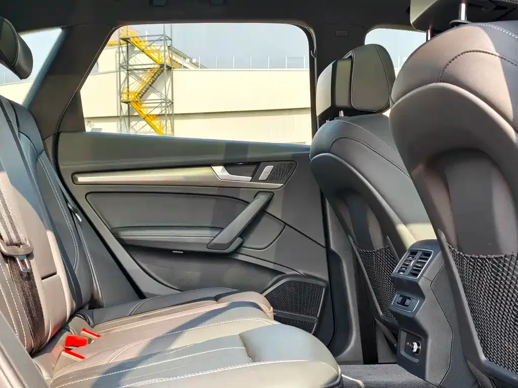 Audi Q5L 2024 из CN, фото 4