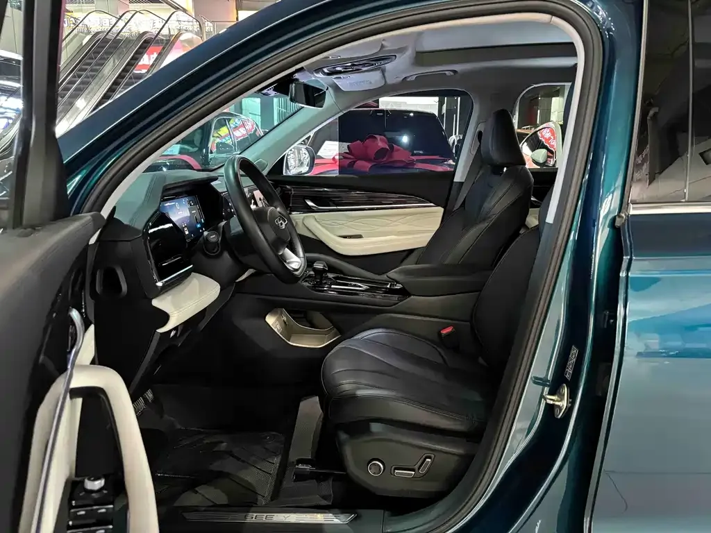 Geely Xingyue L — фото 10