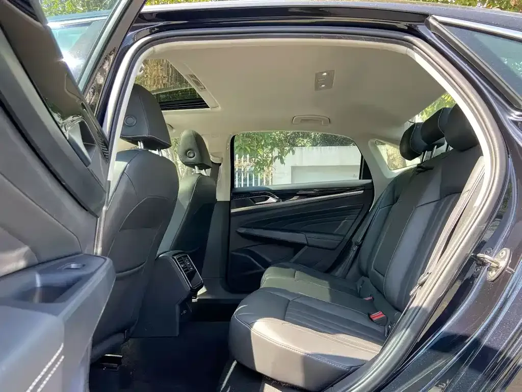 Volkswagen Passat — фото 7