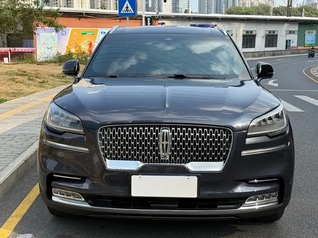 Lincoln Aviator 2023 из CN, фото 8