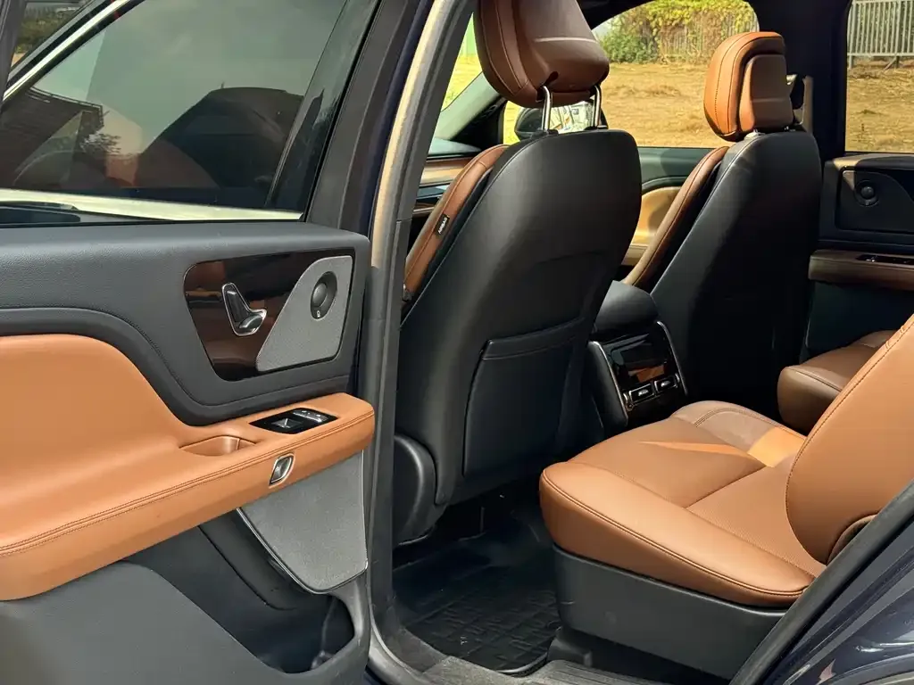 Lincoln Aviator 2023 из CN, фото 6