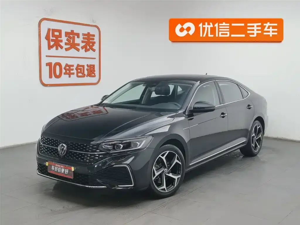 Volkswagen Passat — фото 1