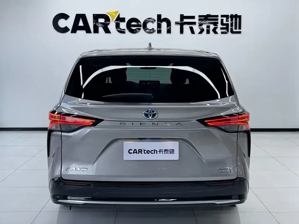 Toyota Sienna 2024 из CN, фото 2