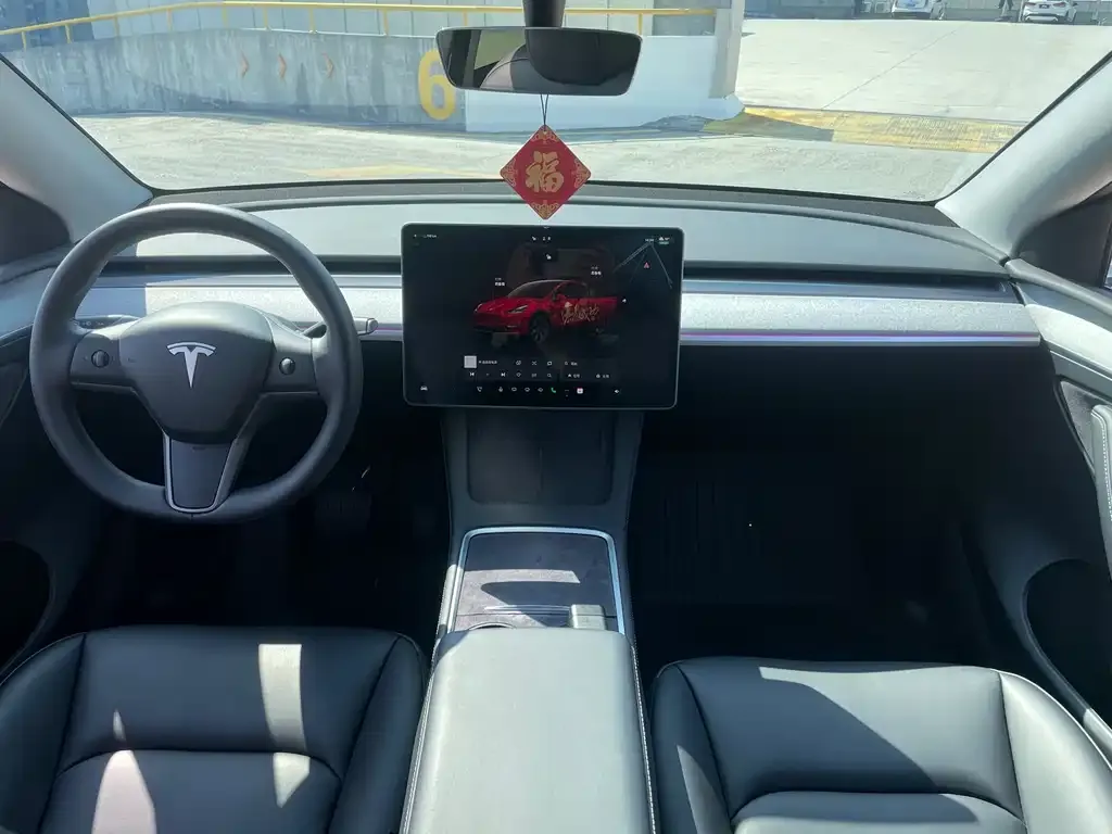 Tesla Model Y — фото 2