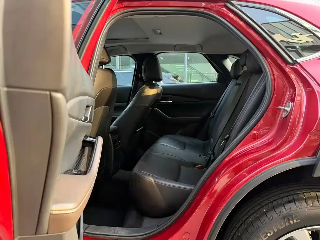 Mazda CX-30 2022 из CN, фото 2