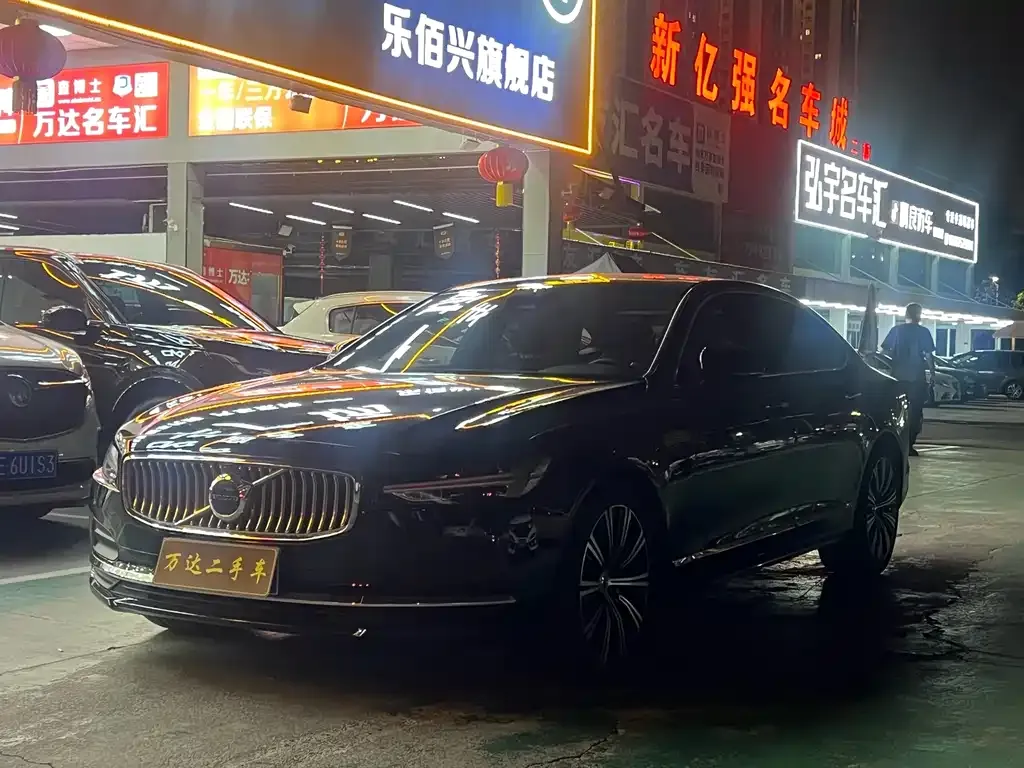 Volvo S90 — фото 1