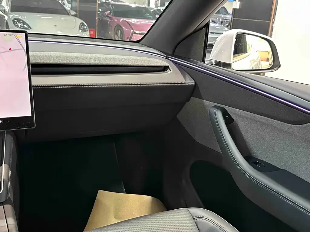 Tesla Model Y — фото 4