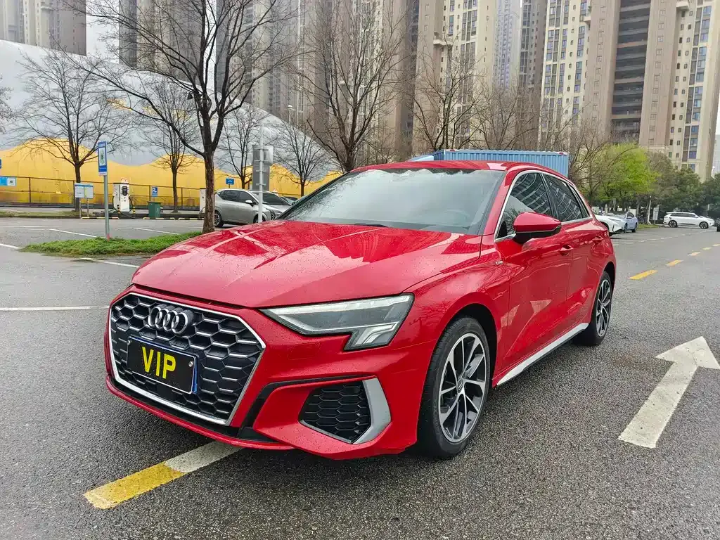 Audi A3 — фото 1