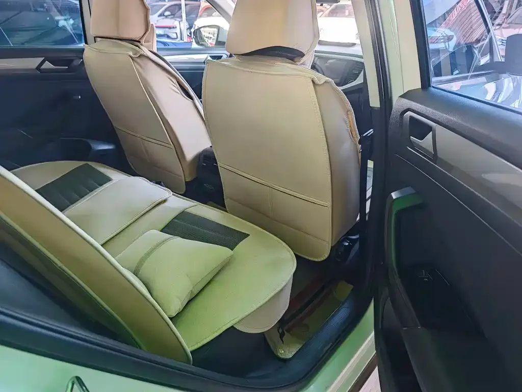 Volkswagen T-Roc 2023 из CN, фото 5