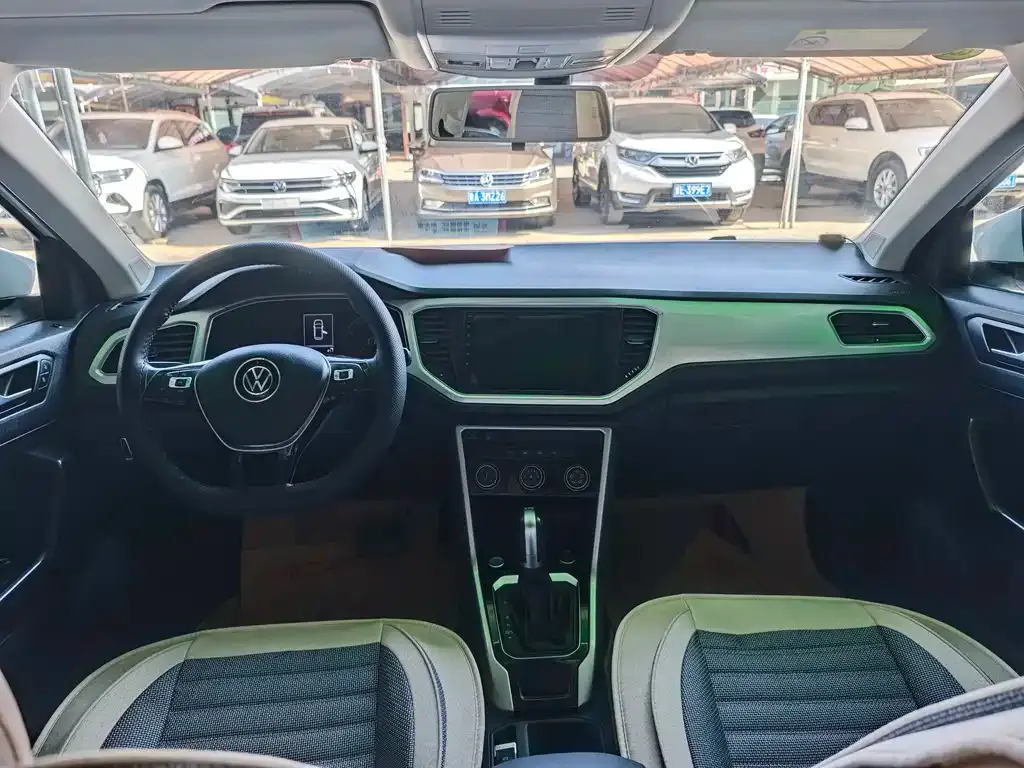 Volkswagen T-Roc 2023 из CN, фото 8