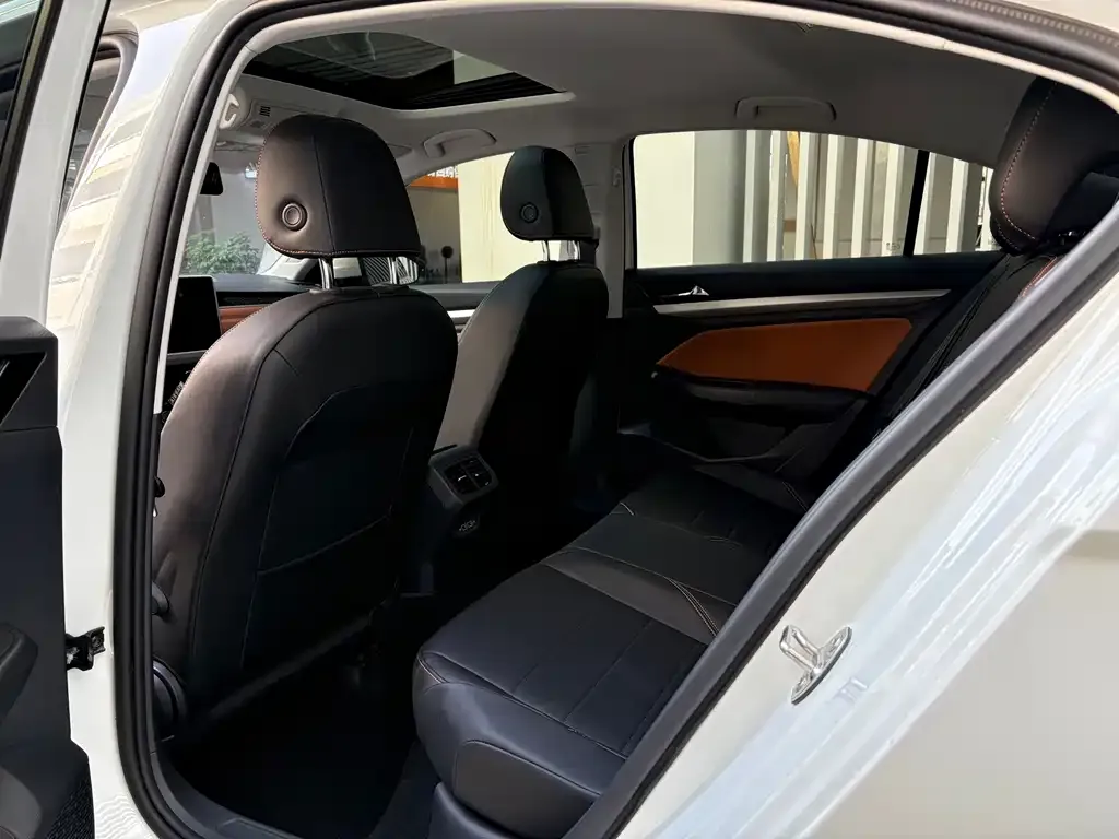 Volkswagen Bora 2024 из CN, фото 2