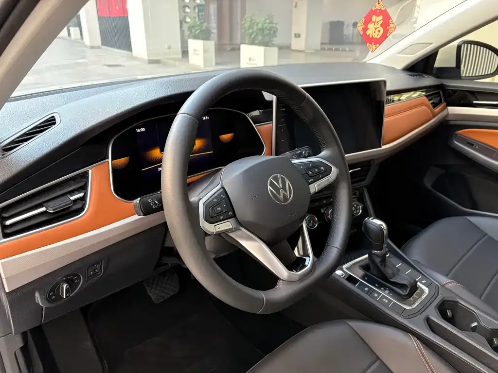 Volkswagen Bora 2024 из CN, фото 10