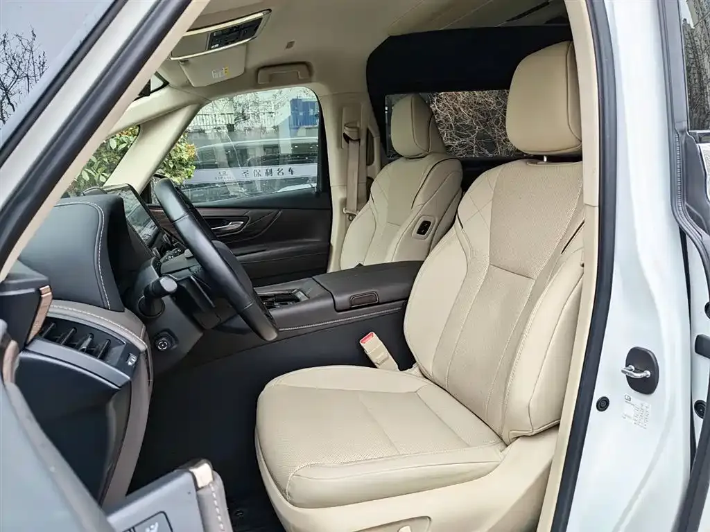 Toyota Alphard — фото 8