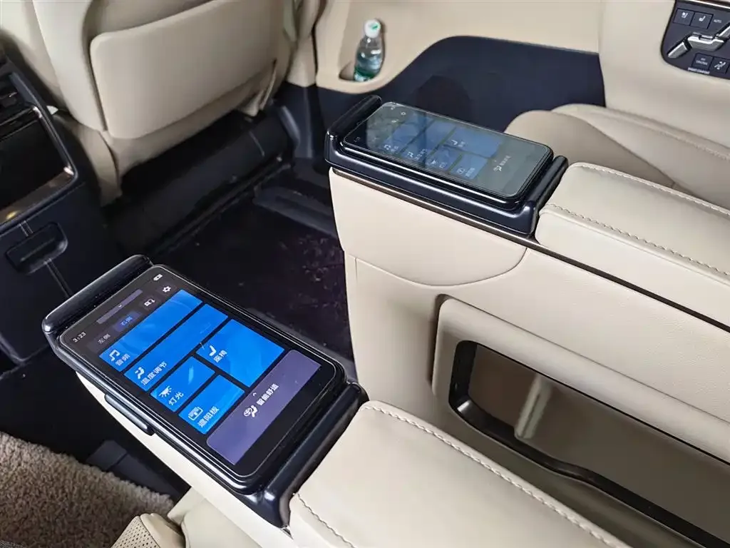 Toyota Alphard — фото 3