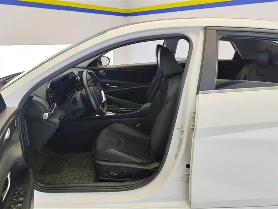 Hyundai Elantra 2022 из CN, фото 9