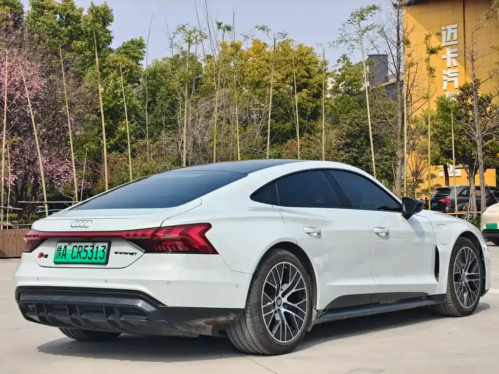 Audi e-tron GT 2024 из CN, фото 2