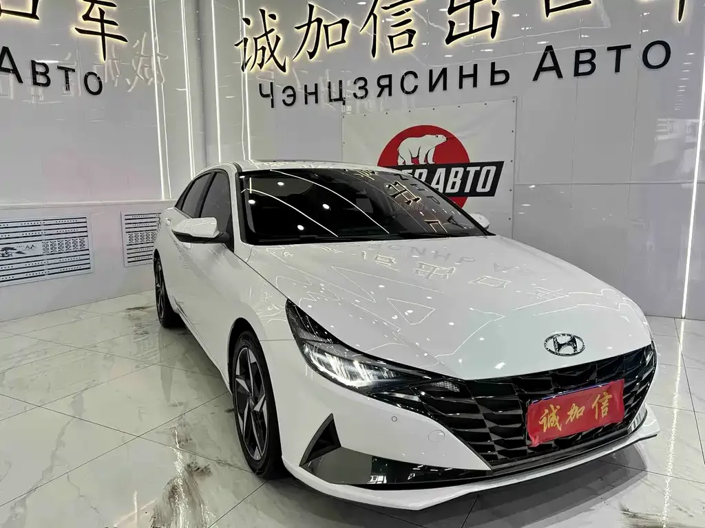 Hyundai Elantra — фото 2