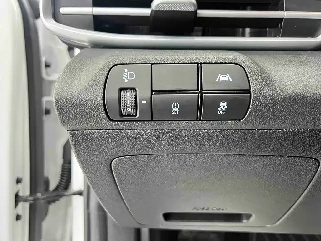 Hyundai Elantra — фото 7