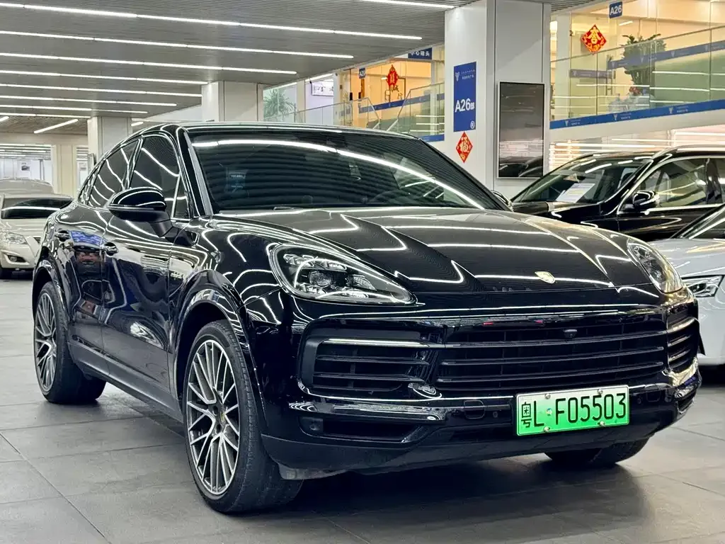 Porsche Cayenne Hybrid — фото 6