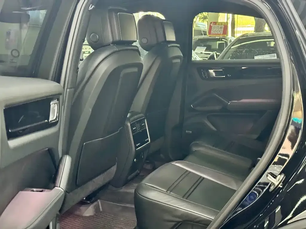 Porsche Cayenne Hybrid — фото 10