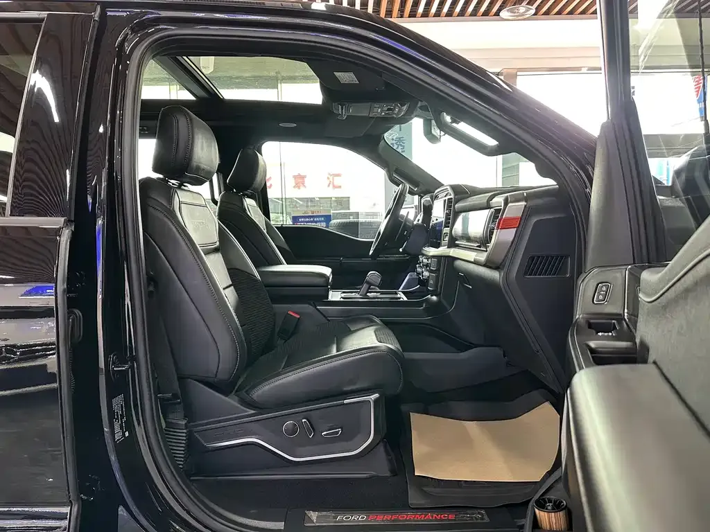 Ford F-150 Raptor 2023 из CN, фото 6