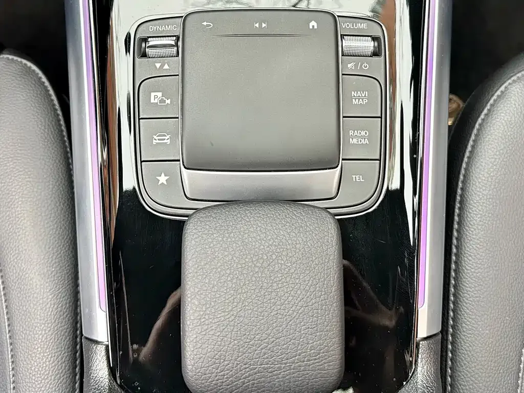 Mercedes-Benz GLA — фото 10